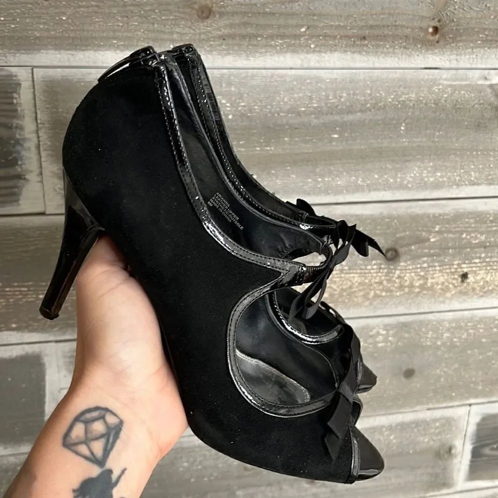 WHBM Arianna Suede Pumps Heels